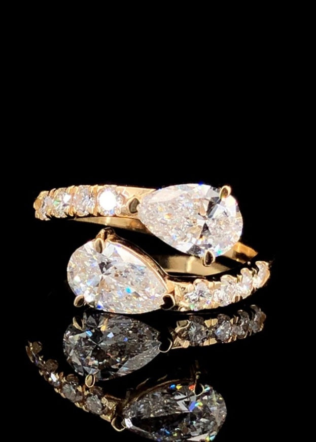 Noa Pear Diamond Ring