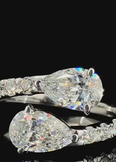 Noa Pear Diamond Ring