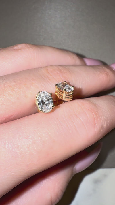 1.5 ctw oval diamond stud earrings in yellow gold basket setting — ELUL by Elizabeth